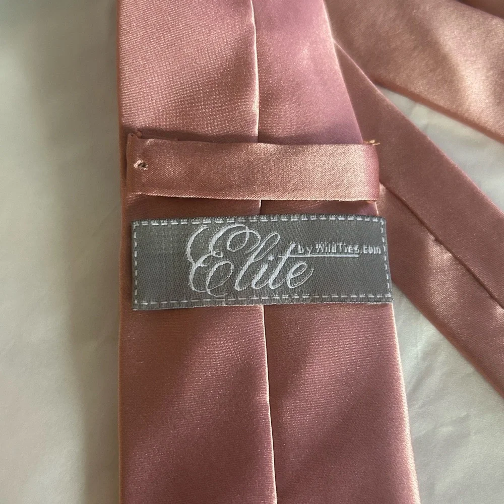 Elite by wildties.com Bridal Rose Silk Tie for Men